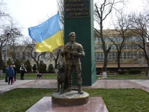 Окупанти спаплюжили пам’ятник українським прикордонникам